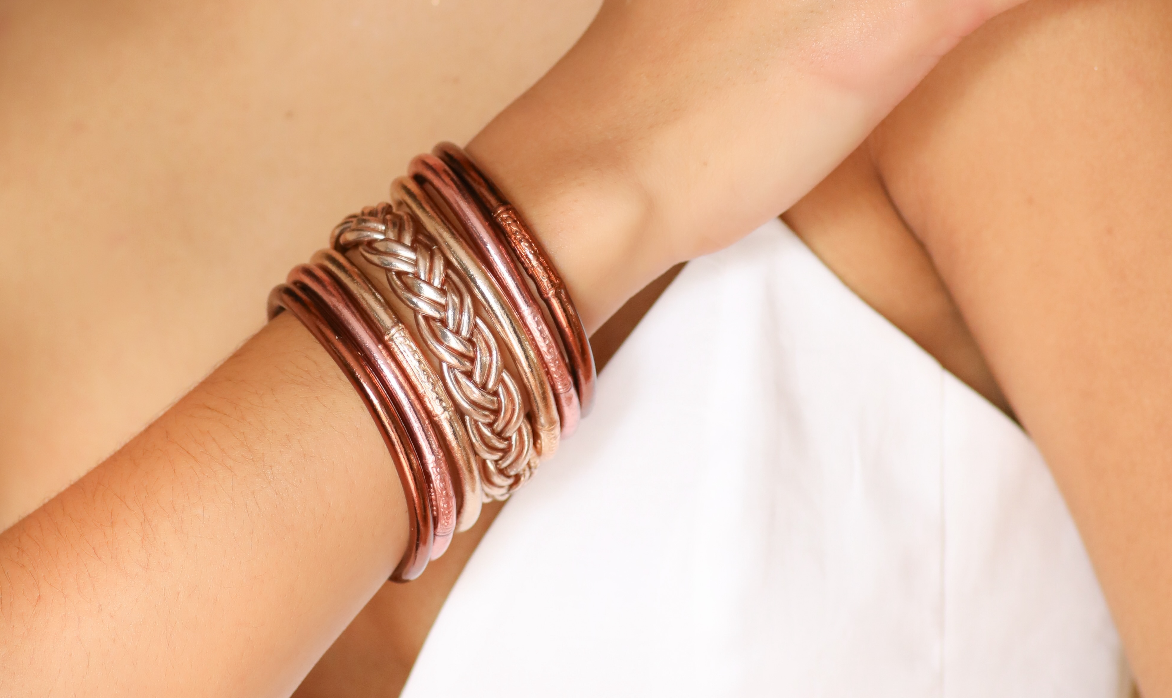 Bangle Set Guide: How Many Should You Stack